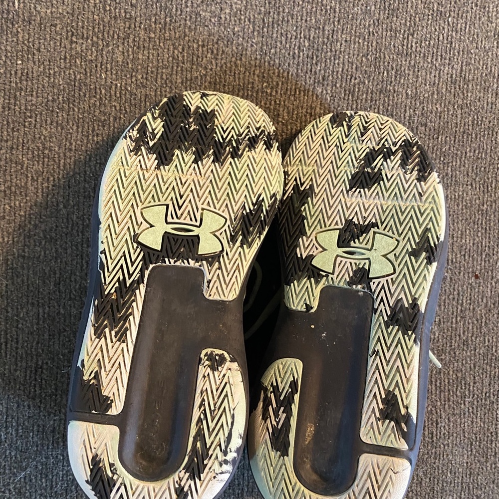 Boys Under Armour high top sneaker - Picture 8 of 10